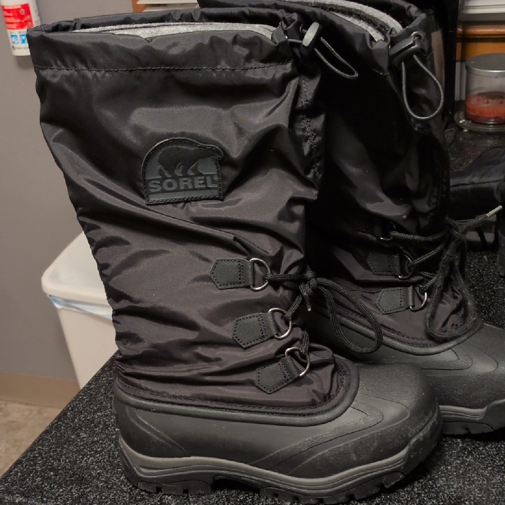Sorel Black Insulated Snow Boots